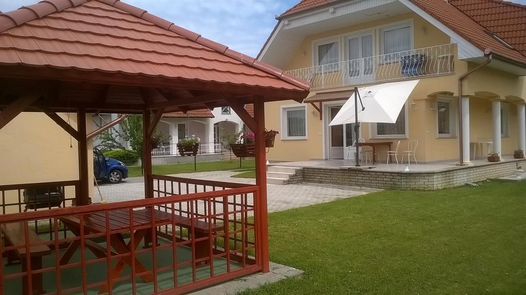 Hotel Erika Vendeghaz Bük Exterior foto